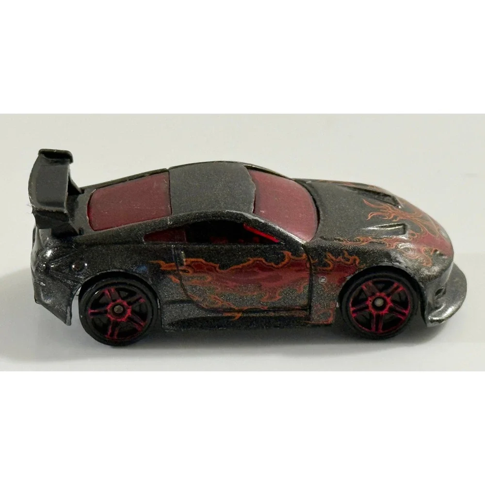 Hot Wheels Nissan 350Z Kids 1:64 Black Red Flame Diecast Toy Car‎ B02